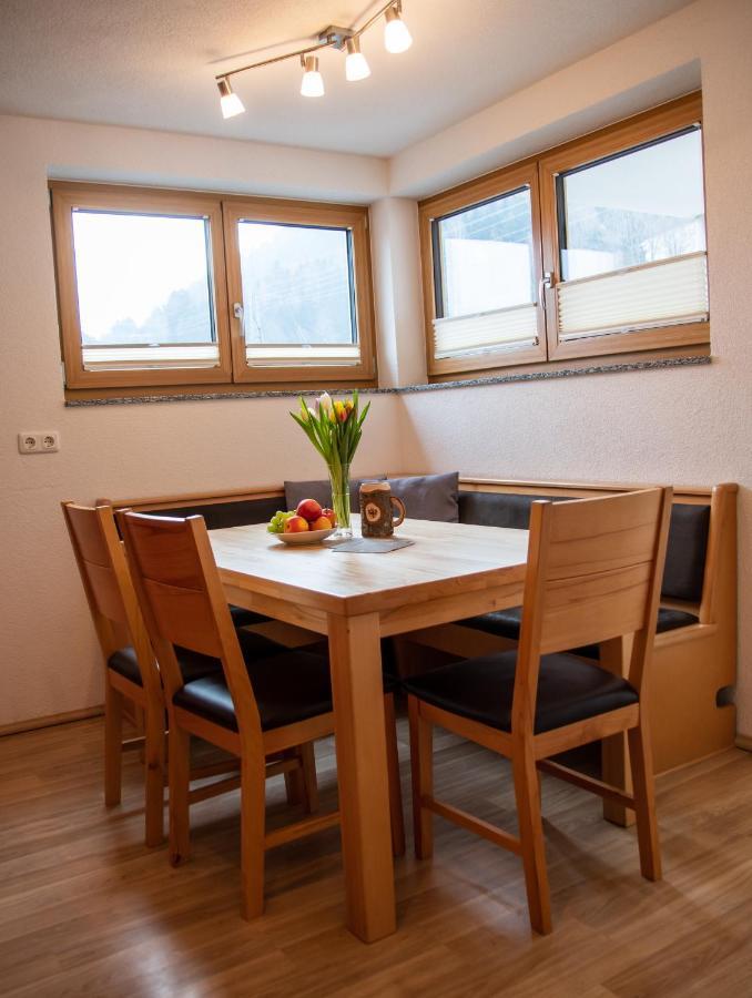 Appartamento Haus Raggl Landeck Esterno foto